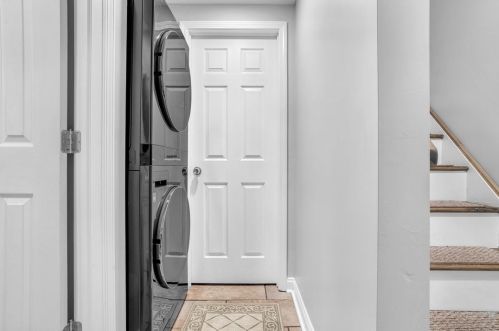 5225 Lotus Way, Pittsburgh PA  15201-2441 exterior