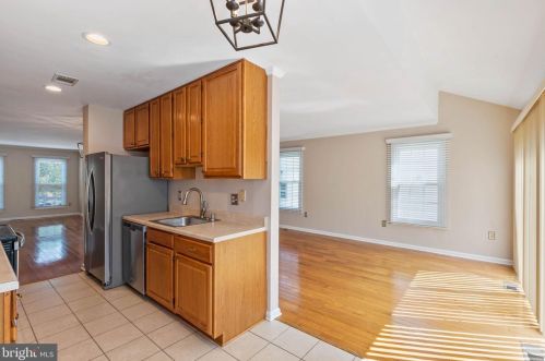 7047 Chesley Search Way, Alexandria VA 22315-4754 exterior