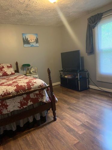 90 Redwood Ave, Concord NH 03301-3519 exterior