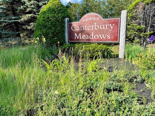 53 Village St, Concord NH 03303-4515 exterior