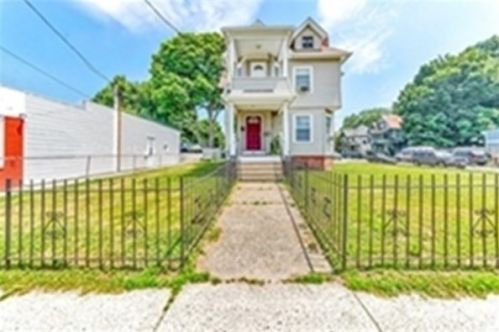 257 Broadway St, Chicopee MA 01020-2604 exterior