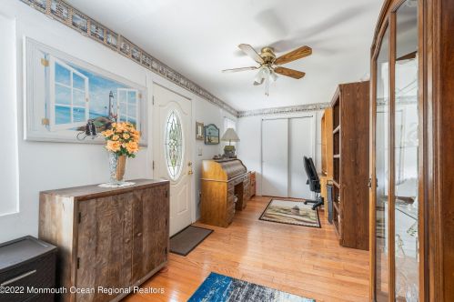 187 Seabreeze Ave, Middletown NJ 07748-5550 exterior