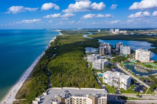 1 Bluebill Ave, Naples FL 34108-1788 exterior