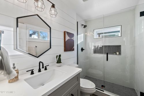 4225 34th Pl, Phoenix AZ  85018-4737 exterior