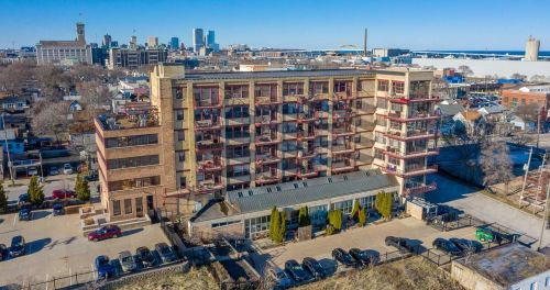 215 Maple St, Milwaukee WI  53204-4047 exterior