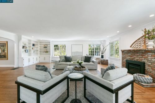 31 Ridge Park Ln, Concord CA 94518-1451 exterior