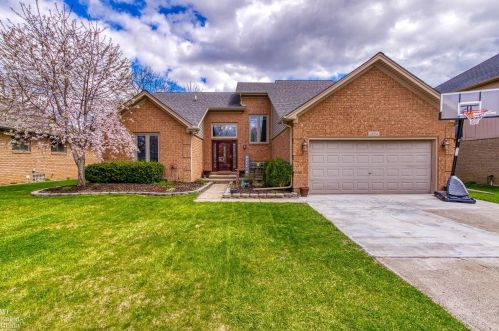 52938 Muirfield Dr, New Baltimore, MI 48051-3664