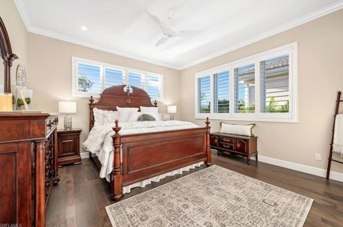 401 Mallory Ct, Naples FL 34110-7042 exterior