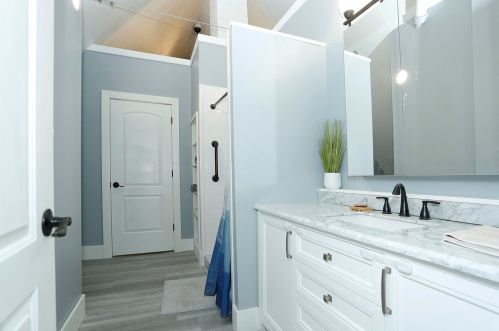 3237 Booth St, Milwaukee WI 53212-2135 exterior