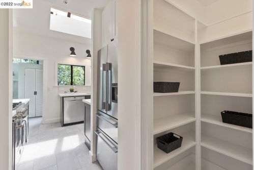 2747 Fulton St, Berkeley CA 94705-1031 exterior