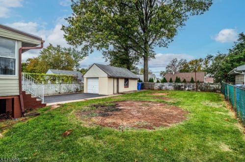 6 Melvin Ave, Iselin NJ 08830-2439 exterior