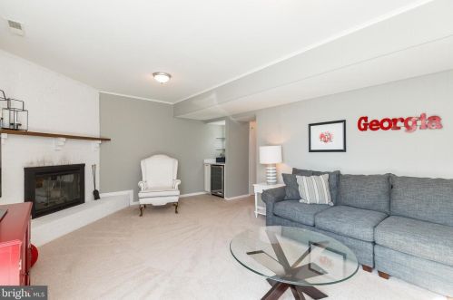 2645 Centennial Ct, Alexandria VA 22311-1304 exterior