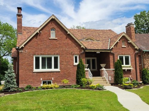 9901 Damen Ave, Chicago, IL 60643-1801