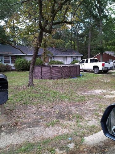 208 Carolina St, Maxton, NC 28364-2208