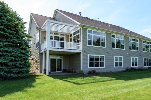 8690 Oakland Hl Cir, Kalamazoo MI 49024-5298 exterior