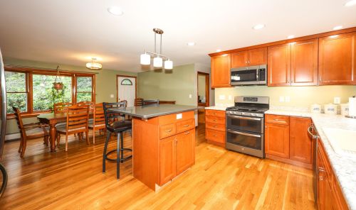 494 Mtn Rd, Concord NH 03301-6902 exterior