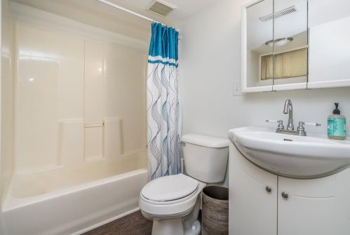 27 Inkster Ave, Kalamazoo MI  49001-6109 exterior