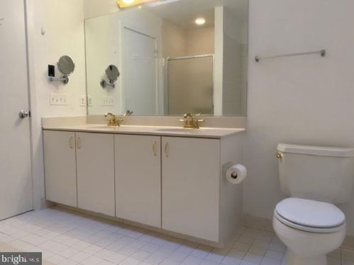 8108 Appalachian Ter, Rockville MD 20854-4050 exterior