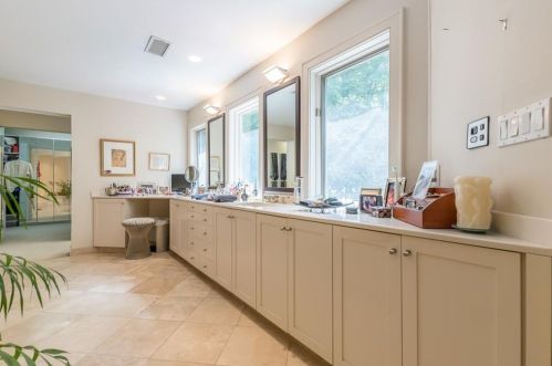 55 Finch Frst Trl, Atlanta GA 30327-4576 exterior