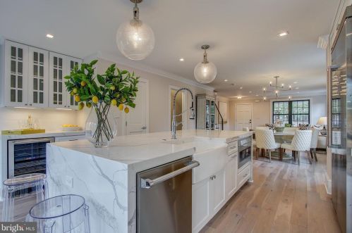 2440 Huidekoper Pl, Washington DC  20007-1826 exterior