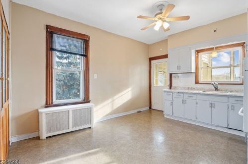 88 Dixon Ave, Paterson NJ  07501-2521 exterior