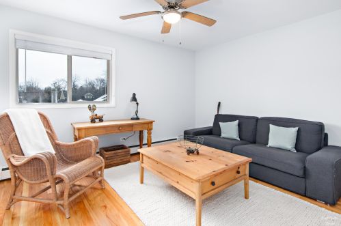 207 Fremont St, Bull Valley, IL 60098-3943