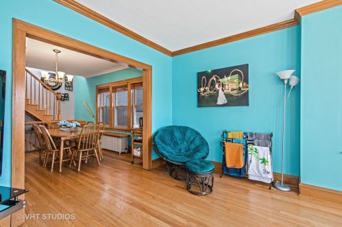 5522 Cornelia Ave, Chicago IL 60657-1019 exterior