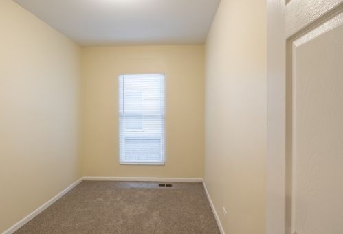 7518 Champlain Ave, Chicago IL 60619-2223 exterior