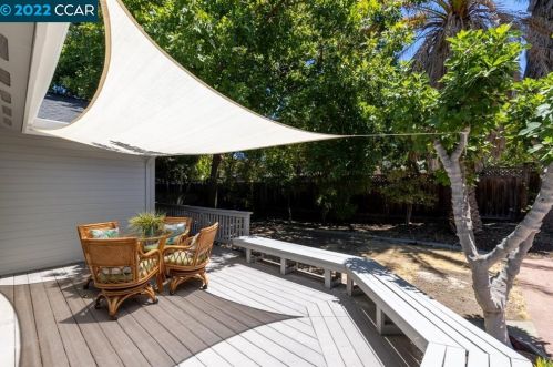 1126 Crowe Pl, Concord CA 94518-1712 exterior