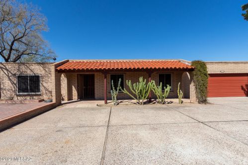 7437 Casablanca Dr, Tucson AZ 85704-1315 exterior