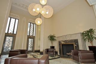 5200 Blackstone Ave, Chicago IL  60615-6009 exterior