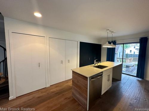 799 Emmons Ave, Bham MI  48009-2087 exterior