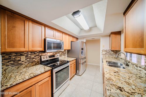 5050 South Regency Cir, Tucson AZ 85711-3043 exterior