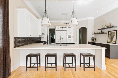 1025 Lill Ave, Chicago IL 60614-2107 exterior