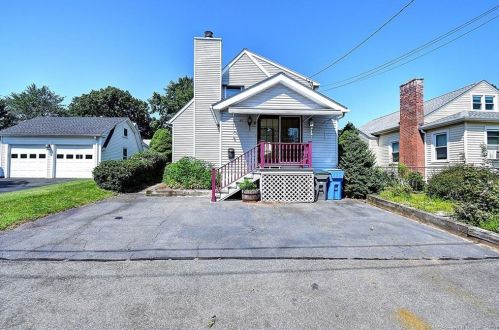 48 Fairview St, Manchester, CT 06040-3956