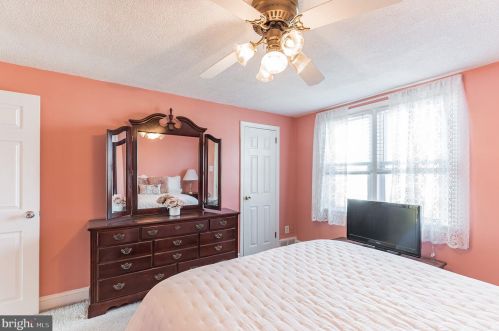 304 Pne St, Manor PA 19036-1011 exterior