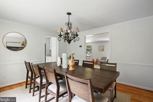 1111 Fallsmead Way, Rockville MD 20854-5549 exterior