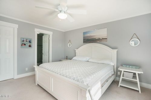 3713 Marina View Pt, Meskegon MI 49441-6406 exterior