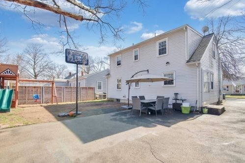 65 Arthur St, Springfield MA 01104-2218 exterior