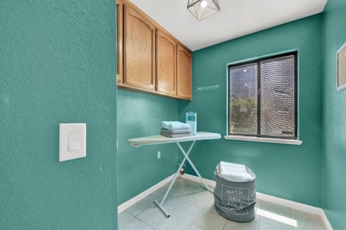 120 Hazelmere Dr, Folsom CA 95630-5522 exterior