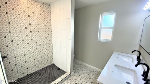 5754 18th St, Tucson AZ  85711-5106 exterior