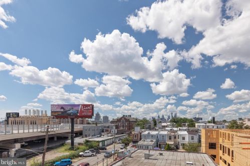 1107 Berks St, Philadelphia PA 19131-3206 exterior