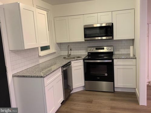 6429 Dorcas St, Philadelphia PA 19111-5405 exterior