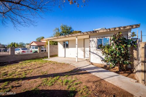 810 27th Ave, Phoenix AZ 85027-1805 exterior