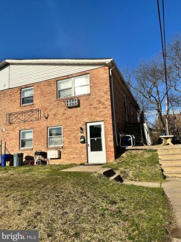 519 Foster St, Philadelphia, PA 19116-3307