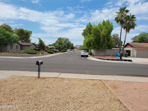 4218 Evans Dr, Phoenix AZ 85032-5575 exterior