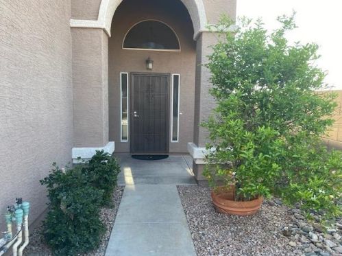 20842 1st Dr, Phoenix, AZ 85027-5958