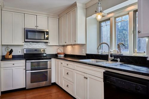 480 Belchertown Rd, Ware MA 01082-9420 exterior