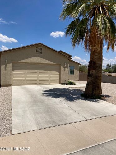 5933 Herpa Dr, Tucson, AZ 85706-4926