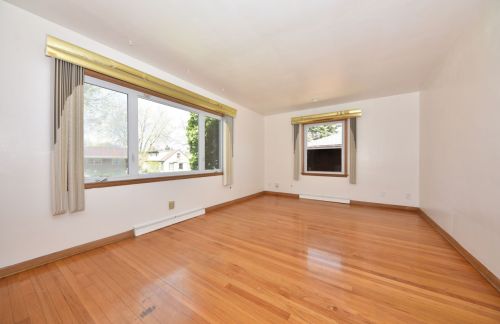 4246 67th St, Milwaukee, WI 53220-3022